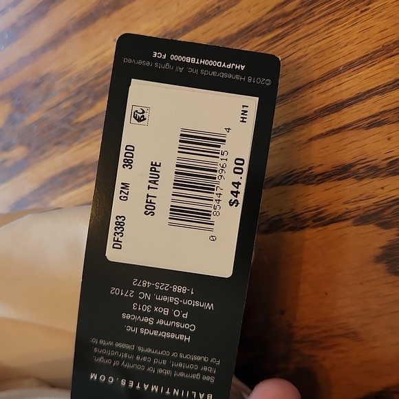 Bali Smoothing Bra - Picture 4 of 7